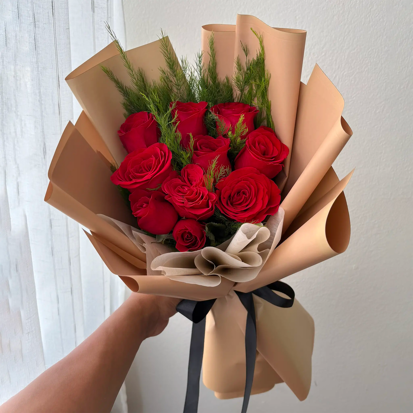 RAMO 10 ROSAS ROJAS